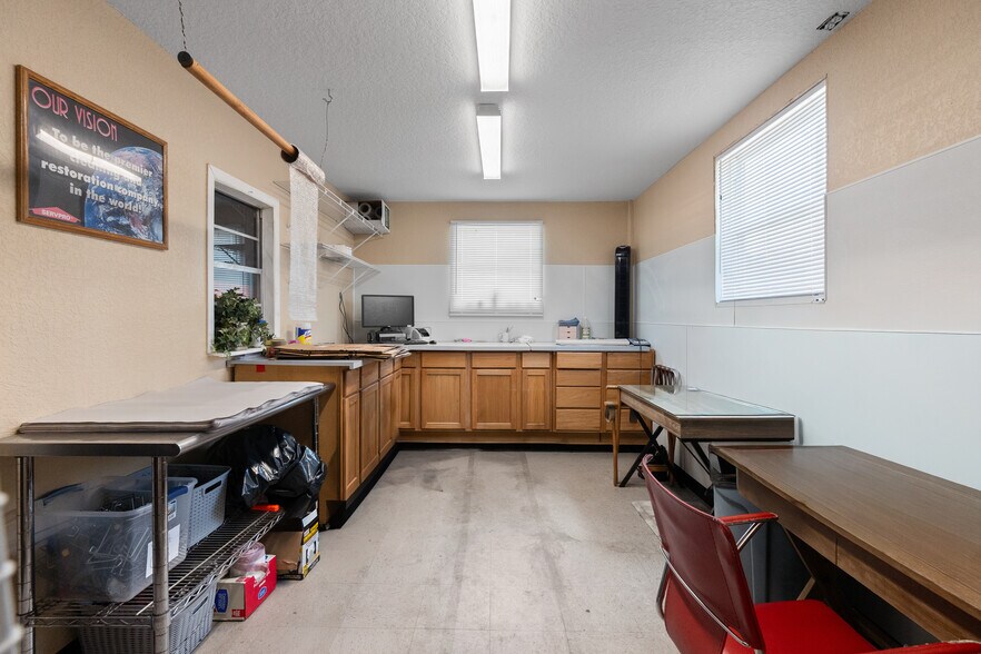 More Photos Of 15601 Old US Highway 441, Tavares Warehouse For Lease