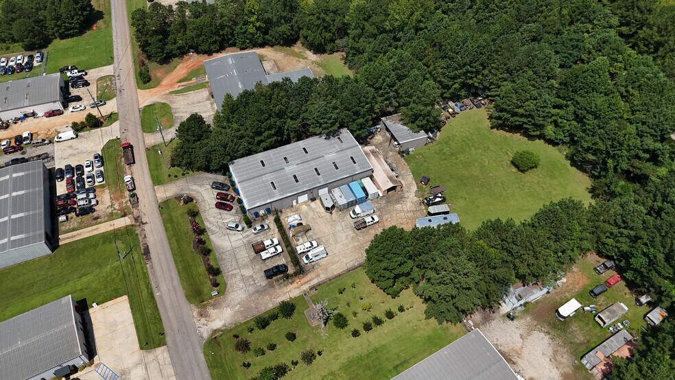 More Photos Of 109 Corporate Park East Dr, Lagrange Warehouse For Lease