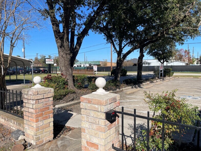 More Photos Of , Spring Unknown For Sale