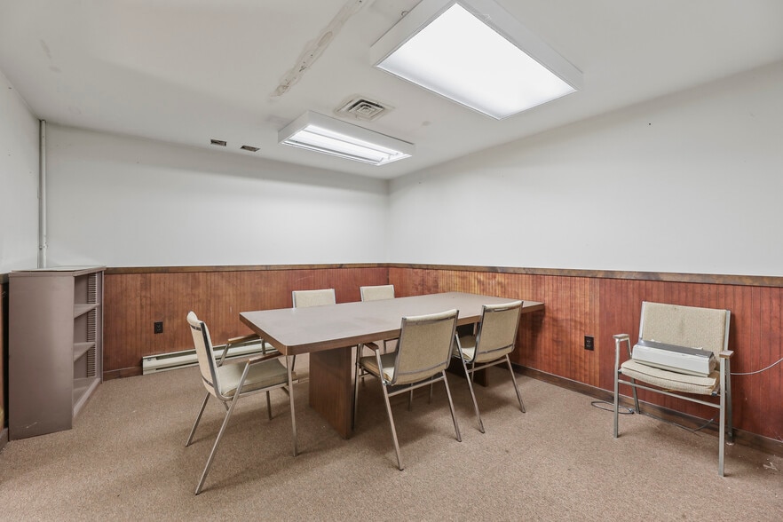 More Photos Of 1311 East St, Pittsfield Warehouse For Sale