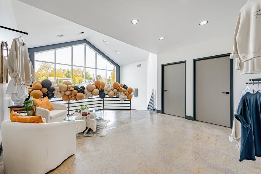 More Photos Of 335 Morganza Rd, Canonsburg Freestanding For Lease