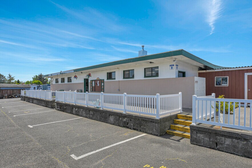 More Photos Of 1140 NW Warrenton Dr, Warrenton Trailer Camper Park For Sale