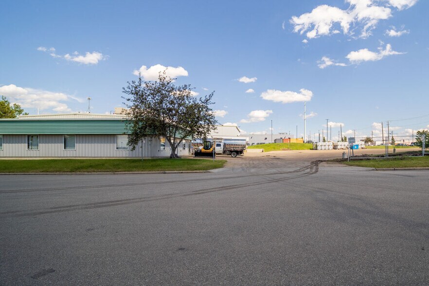 More Photos Of 9750 35th Ave NW, Edmonton Warehouse For Sale