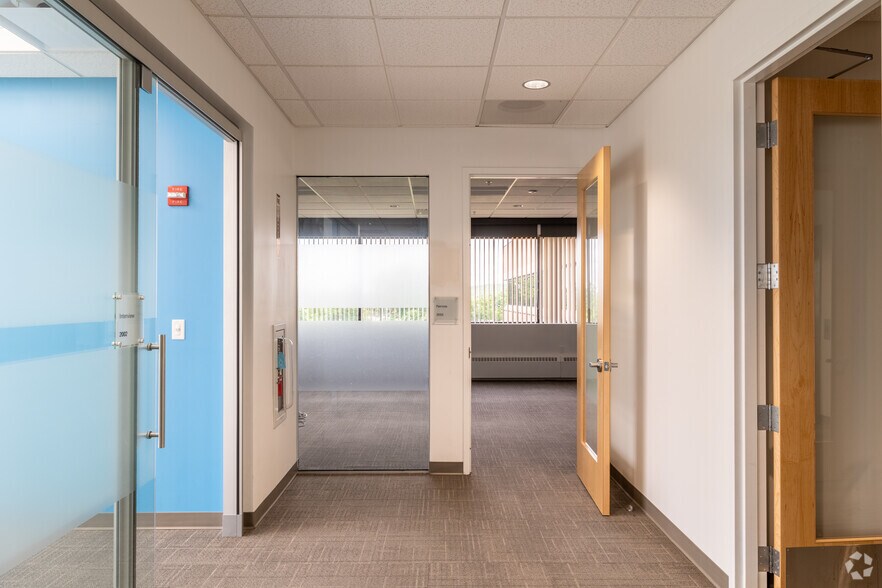 More Photos Of 14 Central Park Dr, Hooksett Medical For Lease