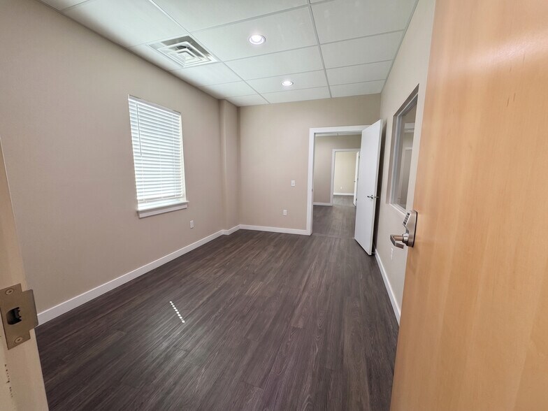 More Photos Of 1471 W 1250 S, Orem Research And Development For Lease