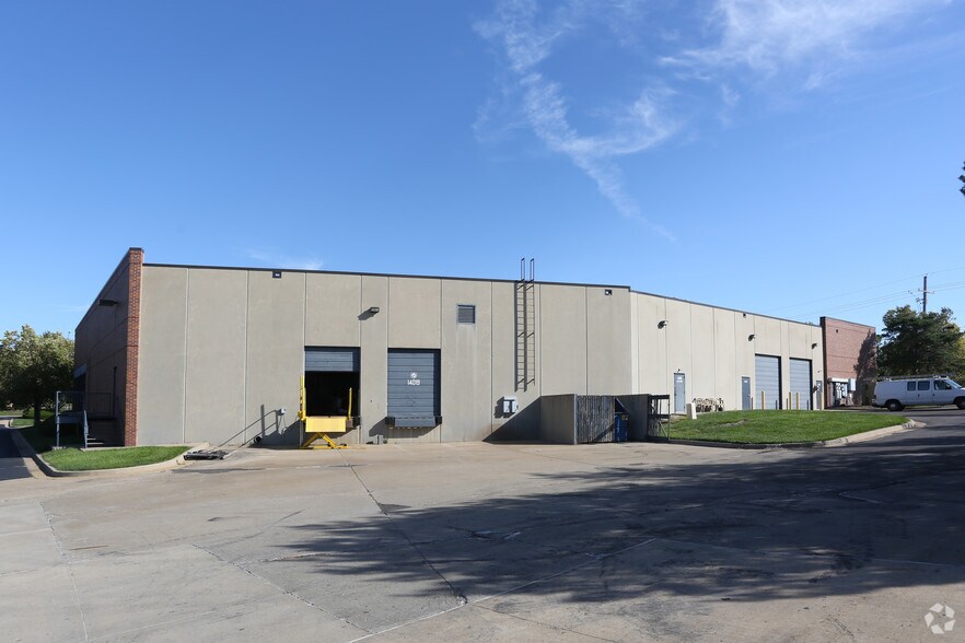 More Photos Of 14015-14021 W 95th St, Lenexa Warehouse For Lease
