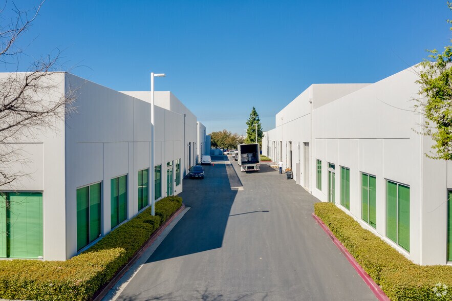 More Photos Of 9661 Irvine Center Dr, Irvine Loft Creative Space For Sale