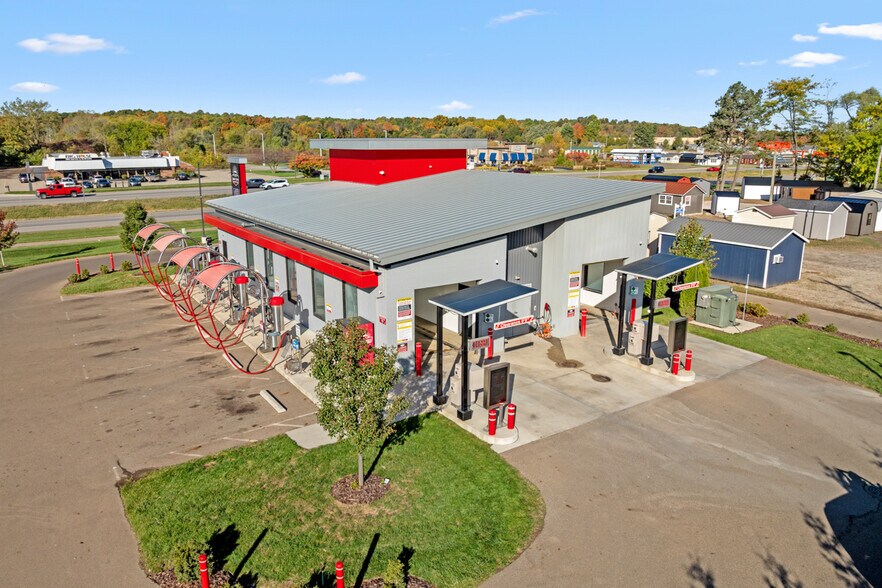 More Photos Of 655 S US Highway 131, Three Rivers General Retail For Sale