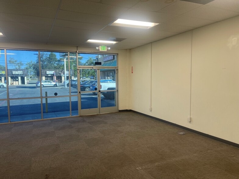 More Photos Of 8124-8144 Sunland Blvd, Sun Valley Freestanding For Lease