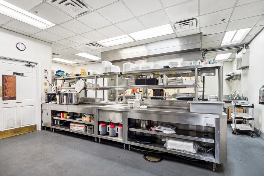 More Photos Of 629 N Highway 190, Covington Restaurant For Sale