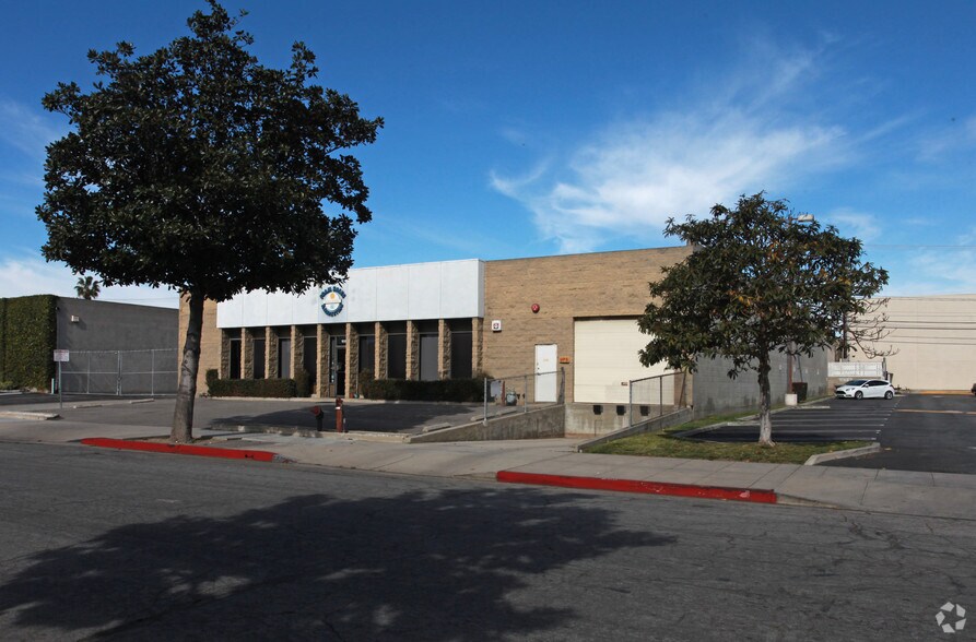 More Photos Of 1005 W Isabel St, Burbank Warehouse For Lease