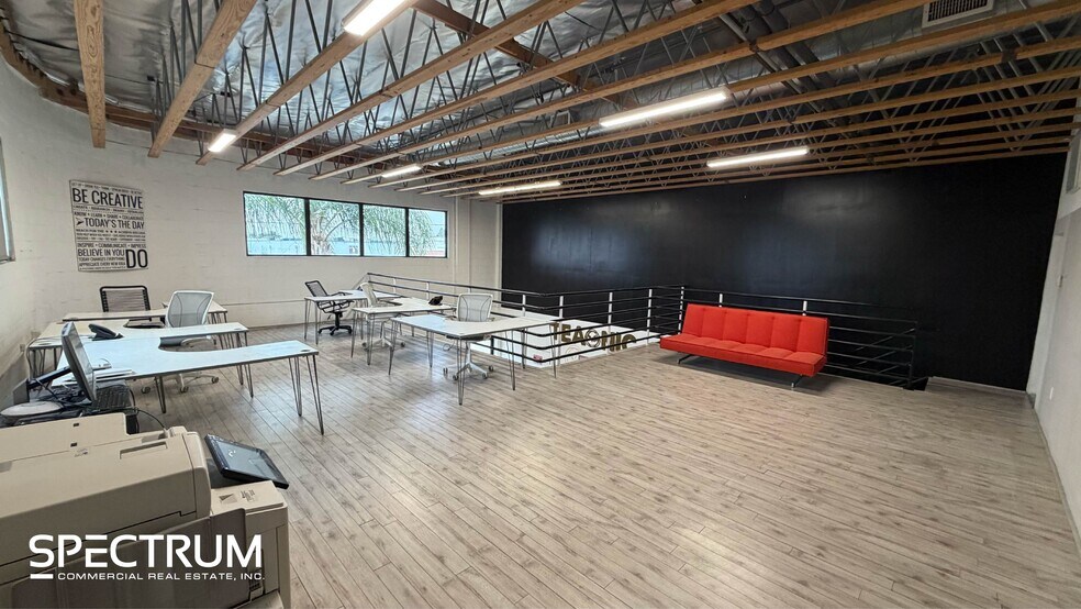More Photos Of 15911 Arminta St, Van Nuys Manufacturing For Lease
