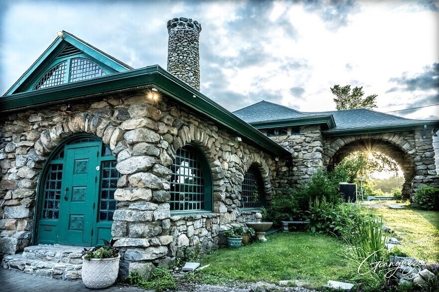 Primary Photo Of 1464 Kingstown Rd, South Kingstown Restaurant For Sale