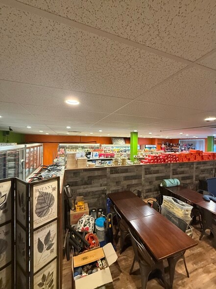 More Photos Of 838 Niagara Falls Blvd, Buffalo Convenience Store For Sale