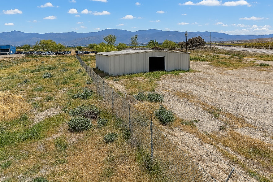 More Photos Of 1410 Old River Rd, Bakersfield Manufacturing For Sale