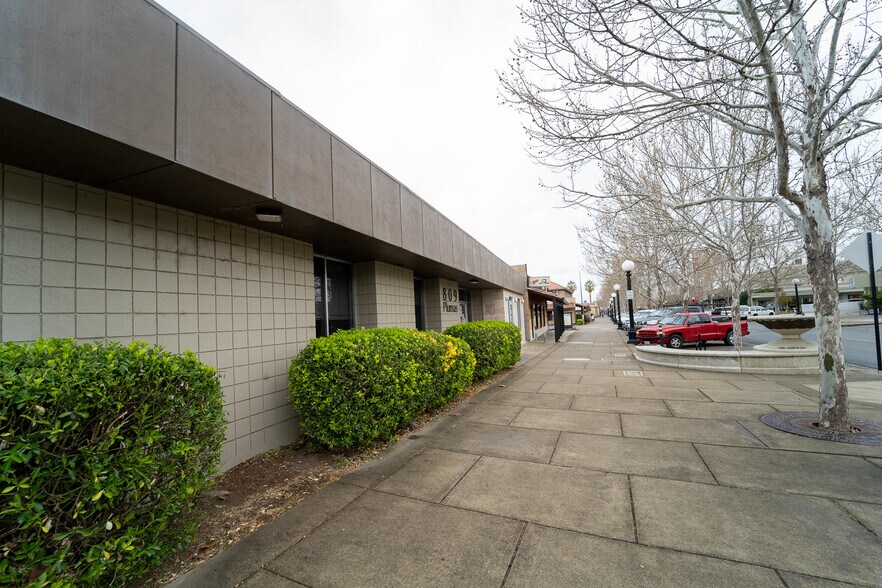 More Photos Of 809 Plumas St, Yuba City Office For Sale