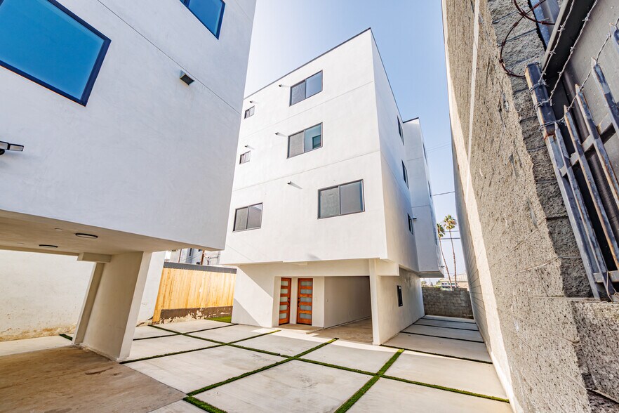 More Photos Of 13461 Beach Ave, Marina Del Rey Multifamily For Sale