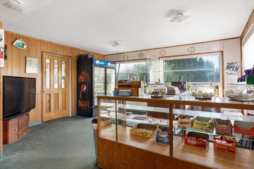 More Photos Of 597 Ducken Rd, Oak Harbor Golf Course Driving Range For Sale