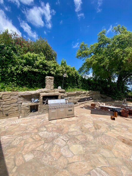 More Photos Of 16351 Sloan Dr, Los Angeles Land For Sale