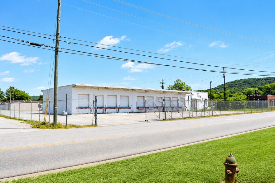 Primary Photo Of 19 Greenbrier Dear Rd, Anniston Distribution For Sale