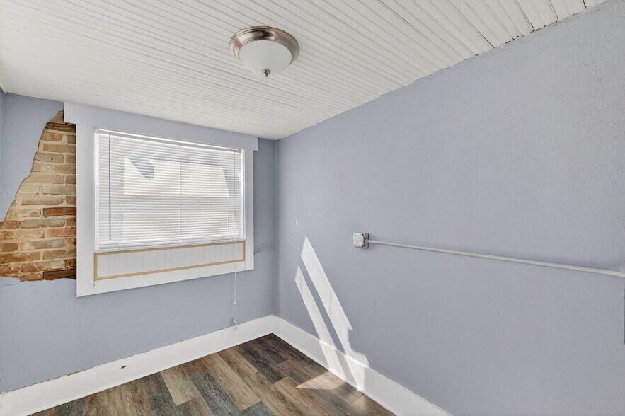 More Photos Of 103 S 2nd St, Leesburg Office For Lease