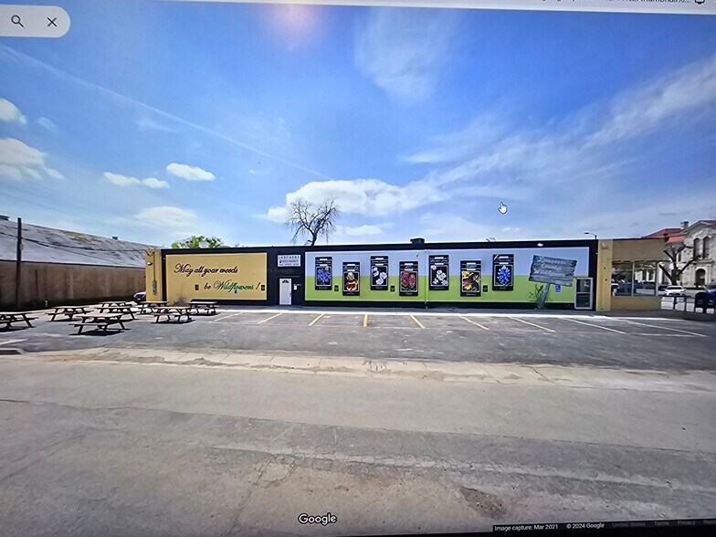 More Photos Of 516 E 4th St, Lampasas Bar For Sale