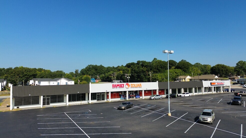 More Photos Of 1402 E River St, Anderson Unknown For Lease