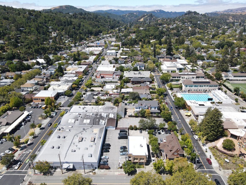 More Photos Of 1022 E St, San Rafael Office For Sale