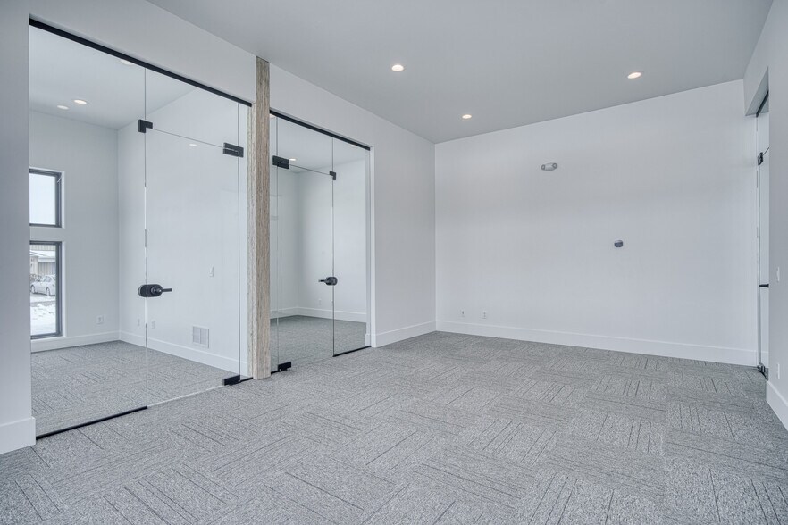 More Photos Of 1070 Curlew Dr, Ammon Medical For Lease