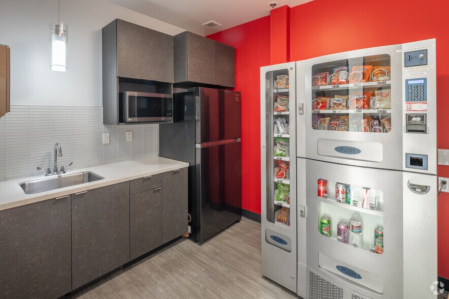 More Photos Of 3300 Irvine Ave, Newport Beach Medical For Lease