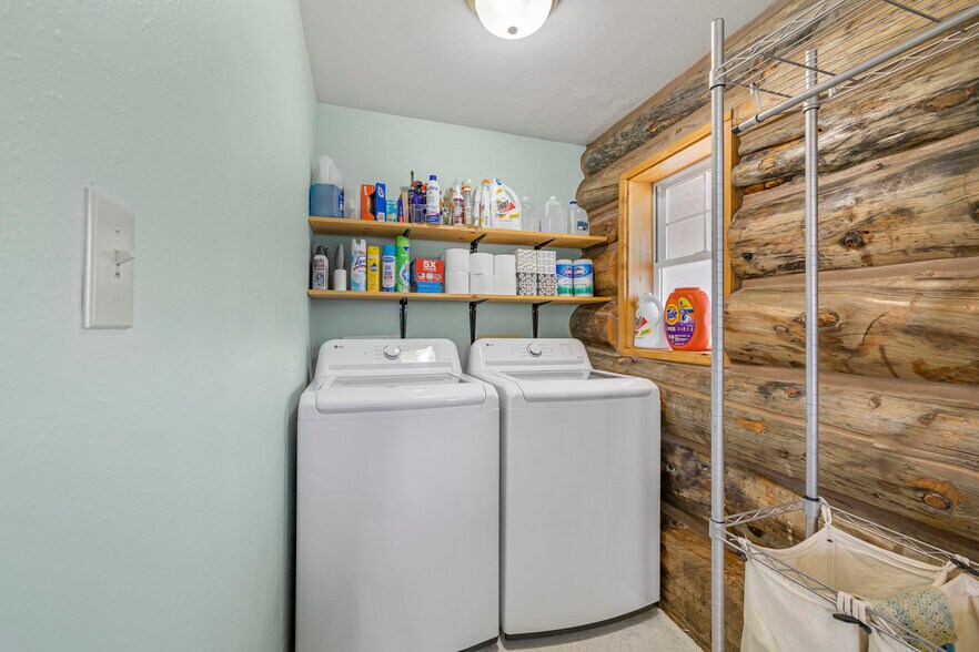 More Photos Of 13 Gott Ln, Salmon Hospitality For Sale