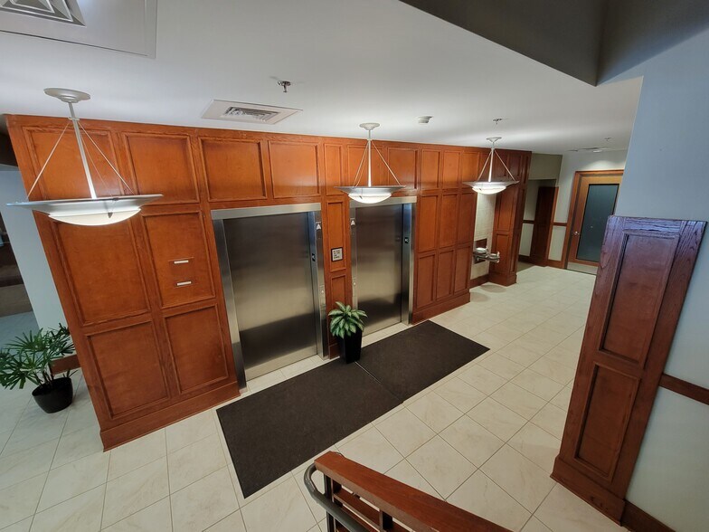 More Photos Of 421 Wando Park Blvd, Mount Pleasant Office For Sale