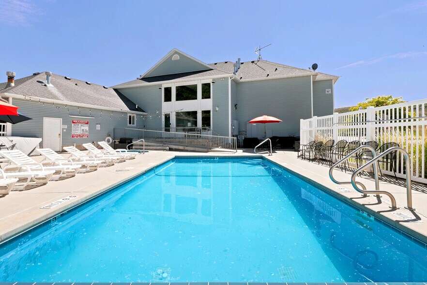 More Photos Of 40 Christa Circle cir, Garden City Specialty For Sale