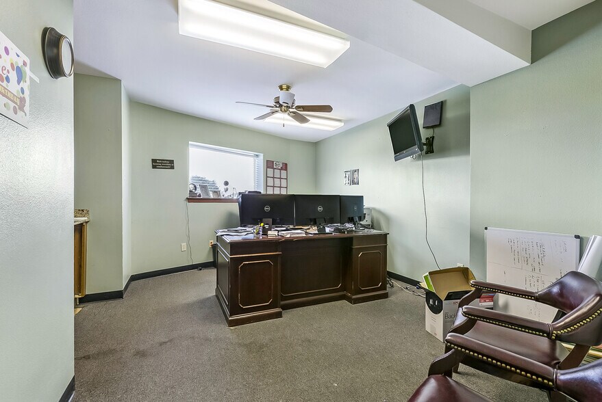 More Photos Of 2807 Judge Perez Drive, Meraux Office For Lease