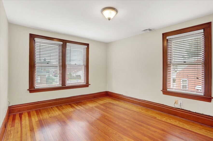 More Photos Of 27 S 34th St, Camp Hill Office For Lease