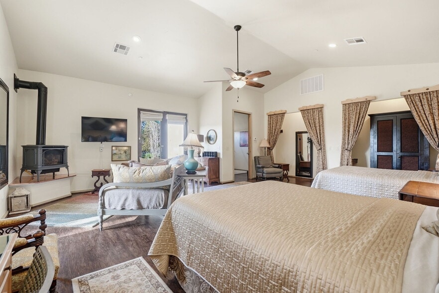 More Photos Of 21645 Parrotts Ferry Rd, Sonora Specialty For Sale