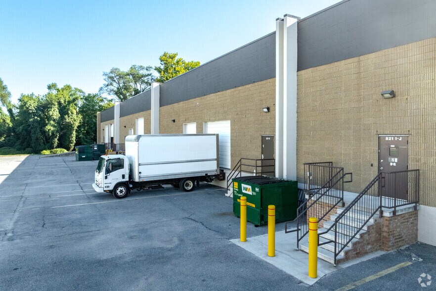 More Photos Of 821 Oregon Ave, Linthicum Warehouse For Lease