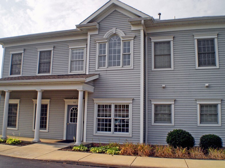 More Photos Of 10 Northwest Ave, Tallmadge Office For Sale