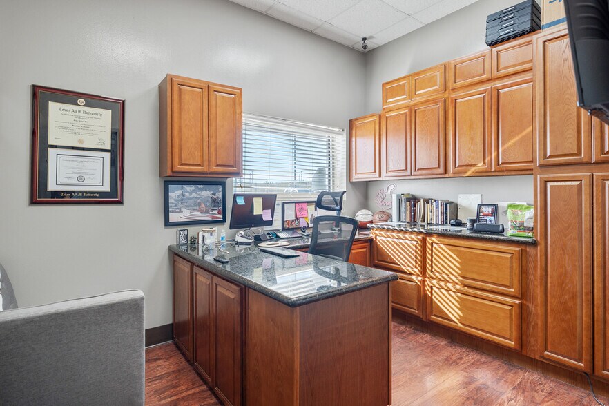 More Photos Of 8835 Wheat Cross Dr, Houston Freestanding For Sale