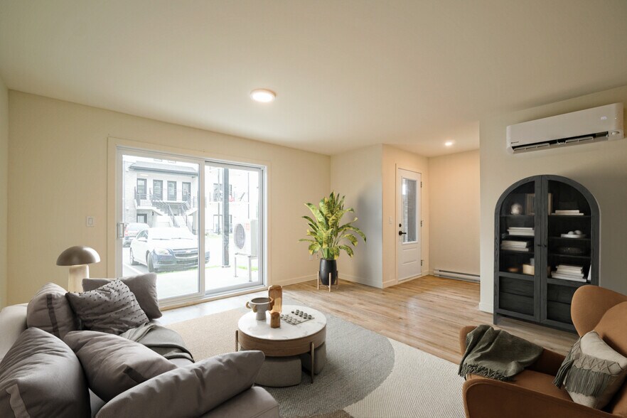 More Photos Of 765 Rue Rachel-Hébert, Coaticook Apartments For Sale