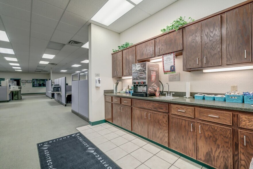 More Photos Of 3101 Technology Dr, Edmond Light Distribution For Lease