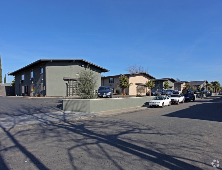 Primary Photo Of 10501 Croetto Way, Rancho Cordova Apartments For Sale