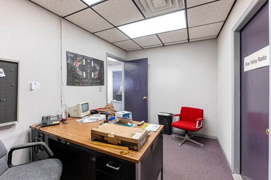 More Photos Of 447 Broadway, Ulster Park Office For Sale
