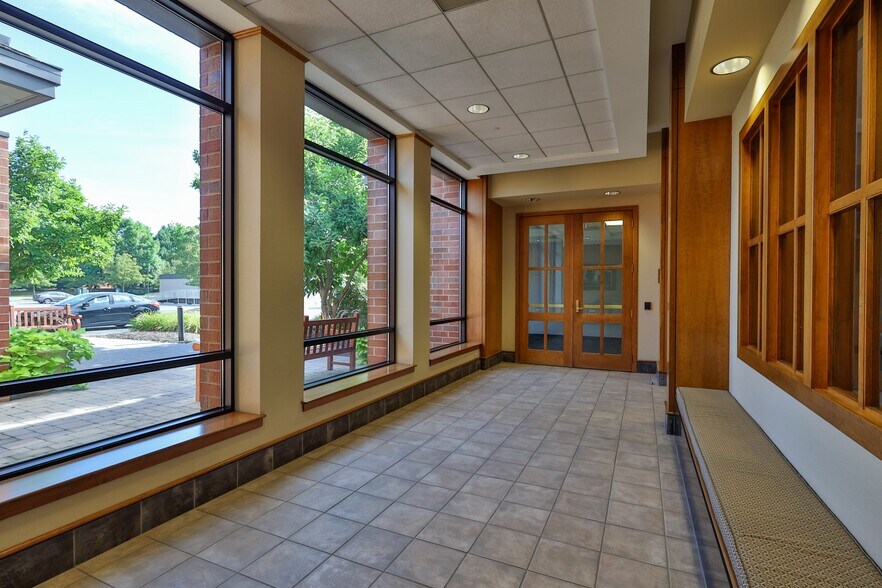 More Photos Of 1660 Valley Center Pky, Bethlehem Office For Lease