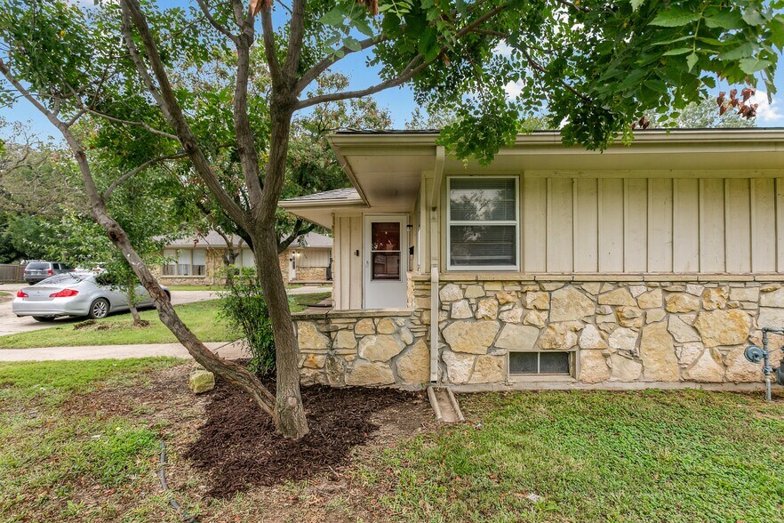 More Photos Of 534-544 N Richmond St, Wichita Apartments For Sale