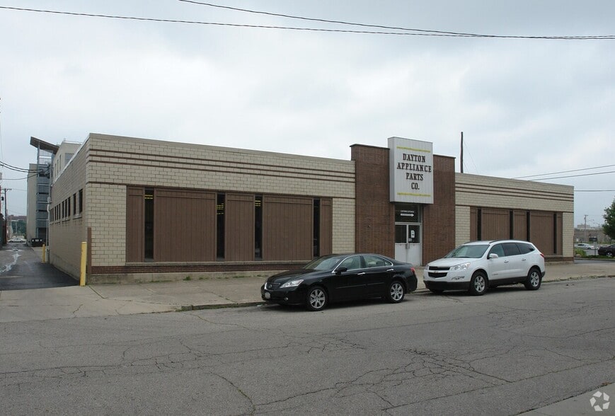 More Photos Of 122 Sears St, Dayton Industrial For Sale