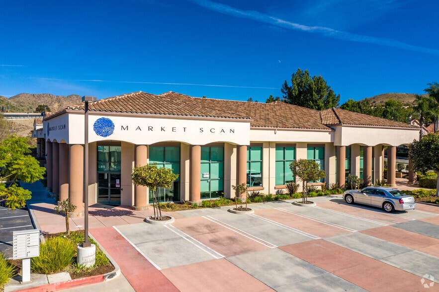More Photos Of 815 Camarillo Springs Rd, Camarillo Office For Sale