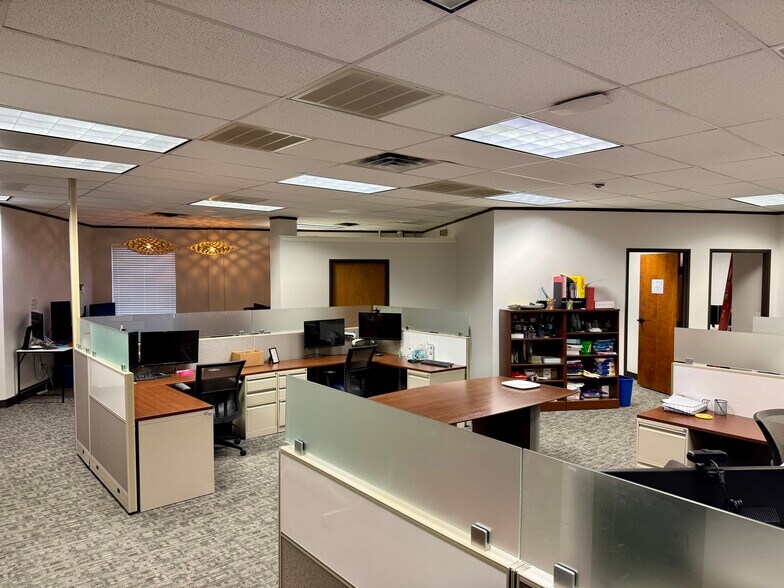 More Photos Of 4604 S Lamar Blvd, Austin Medical For Lease