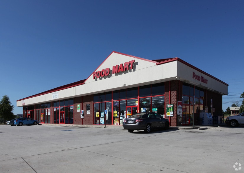 Primary Photo Of 125 E Midland Ave, Winder Service Station For Lease