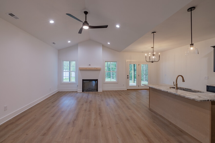 More Photos Of 1519-1521 Carroll Creek Rd, Johnson City Apartments For Sale